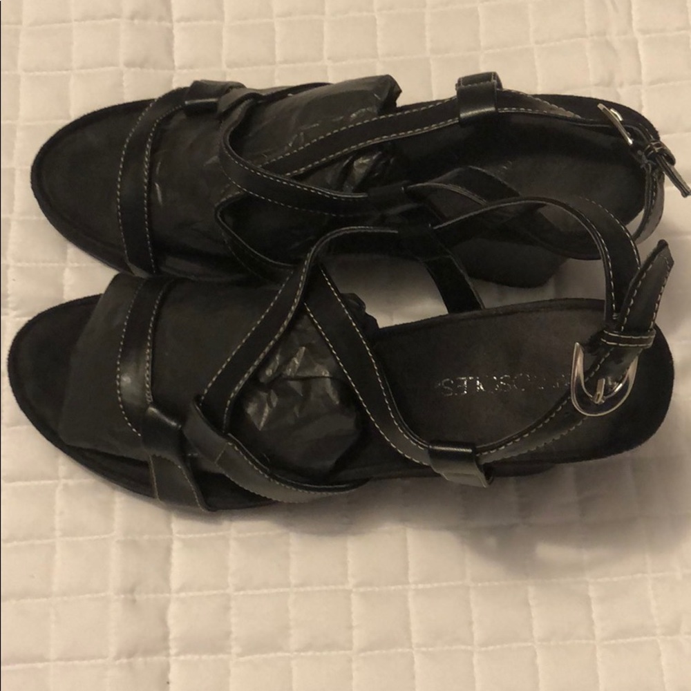 Black Wedges